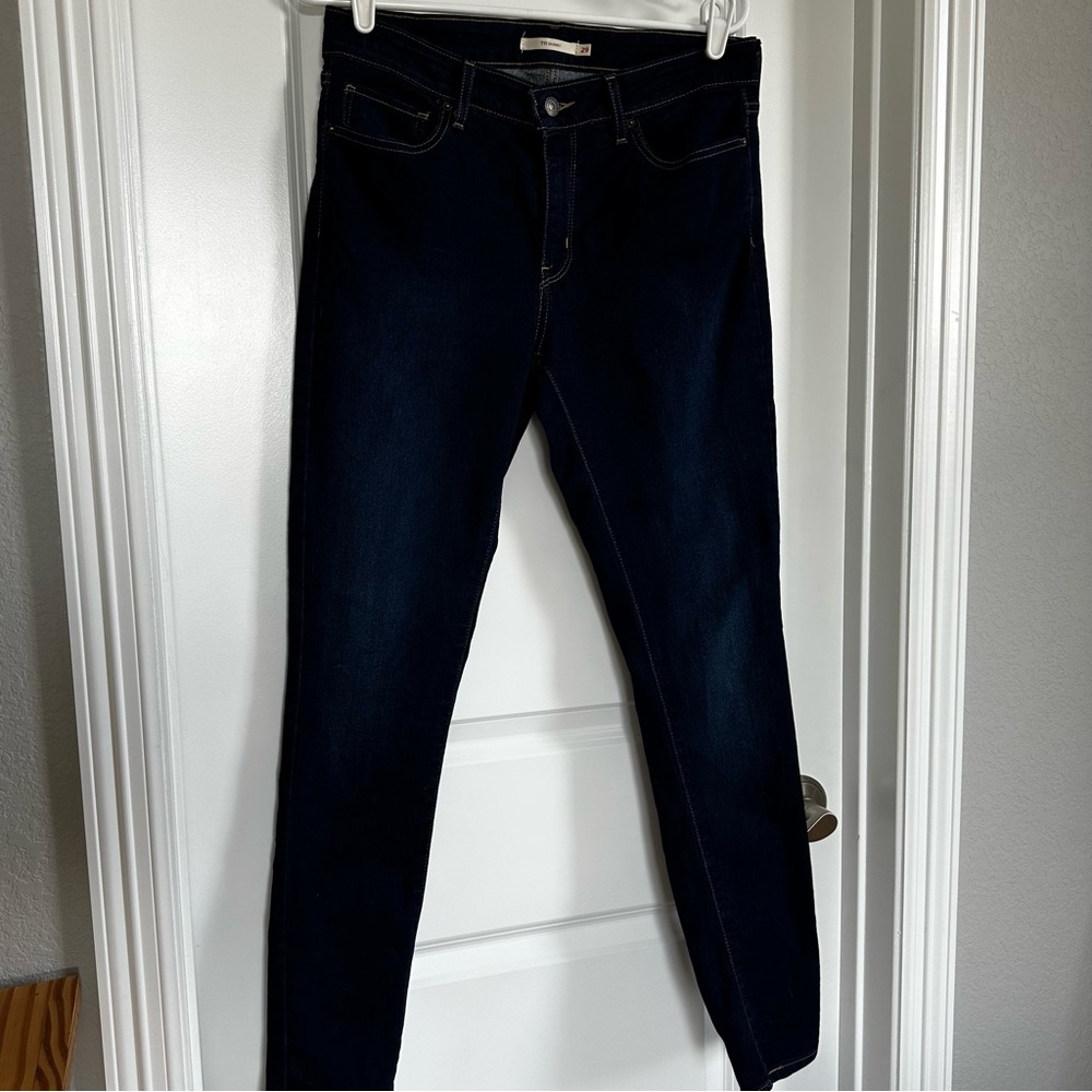 Levi’s 711 Skinny stretch jeans